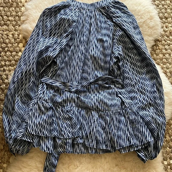 Banana Republic Ruffle Tiered Blouse XS NWOT - Picture 4 of 4